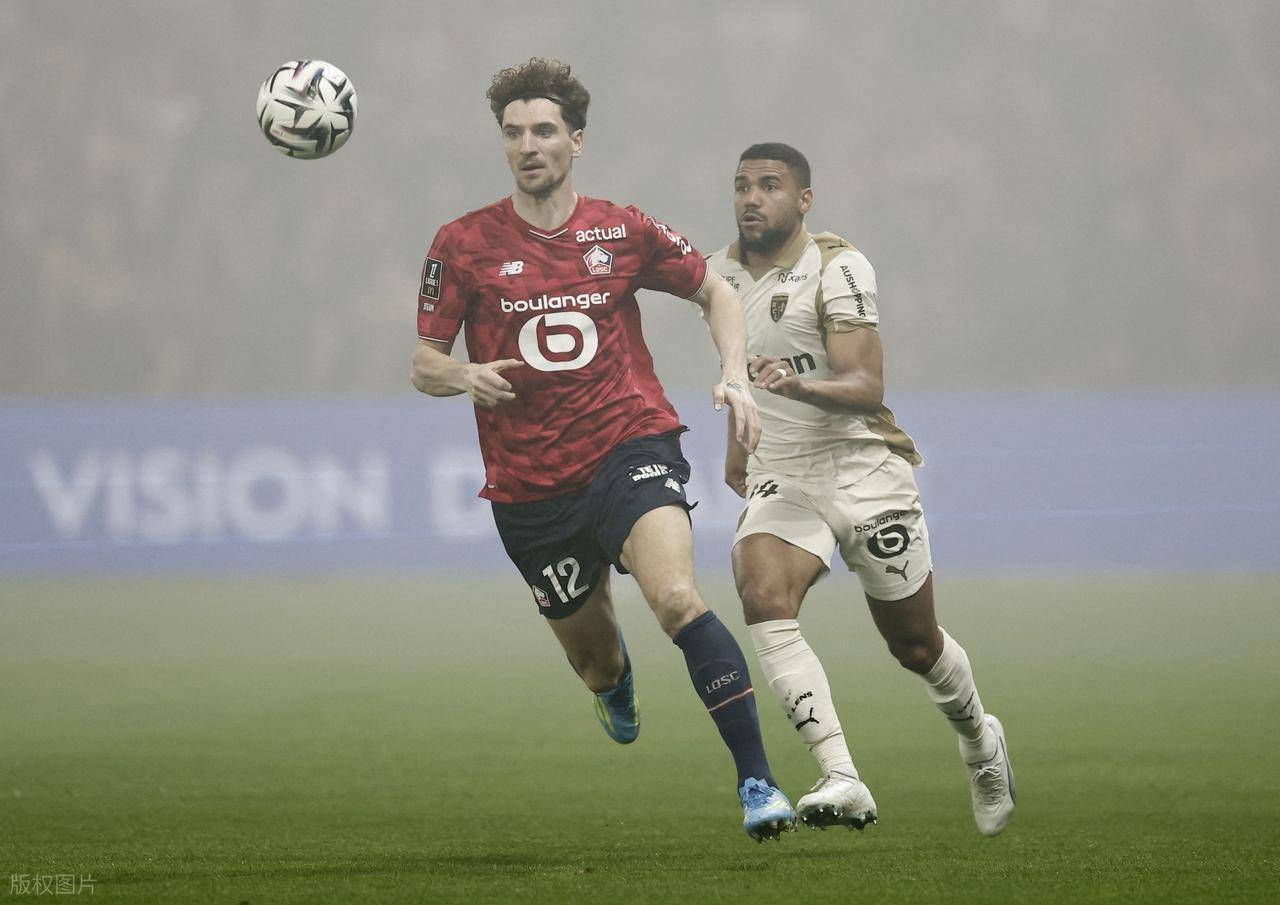 天助巴黎圣日耳曼:0-3,法甲第2完败给里尔,落后榜首4分